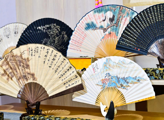 Audible | Rongchang Folding Fans