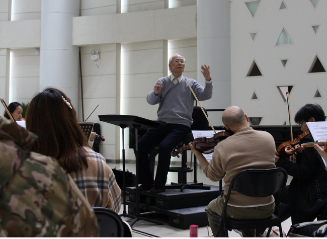 Chongqing Symphony Orchestra to Perform with Chinese Conductor Bian Zushan