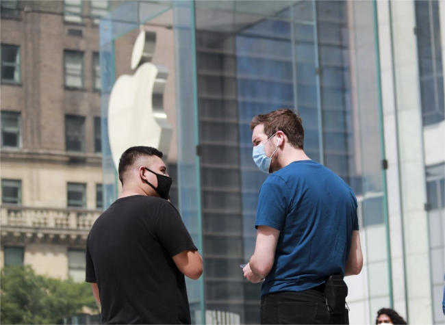 Apple Opens First Retail Store in India