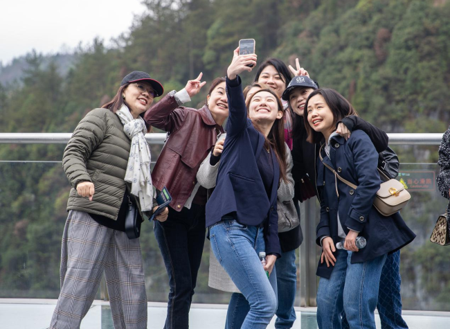 Beautiful Scenery of Chongqing Wulong Attracts Singaporean Delegation