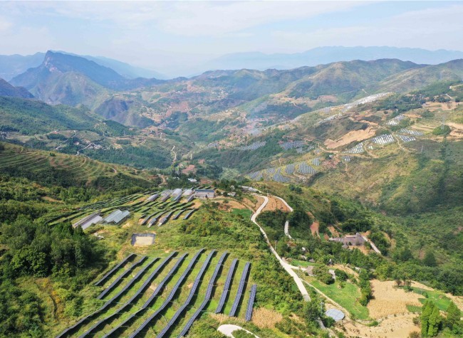 Agricultural Photovoltaic Complementary Project Alleviates Countryside Poverty