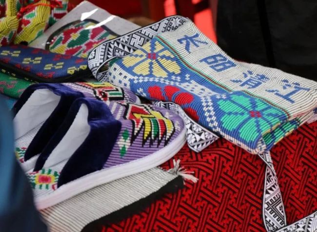 Audible丨Tujia Brocade: Inheritance from Picking and Weaving