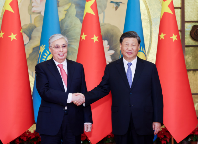 Xi Holds Talks With Kazakh President