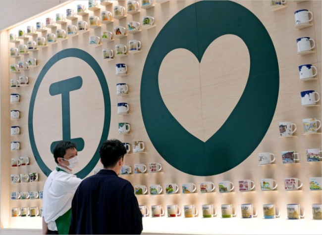 Starbucks Says on Track to Meet 9,000-Store Goal on Chinese Mainland