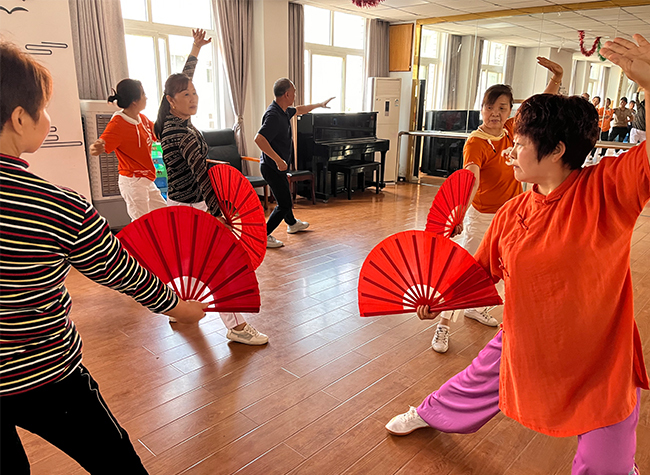 Community-based Institutions Enlighten China's Elderly Care Services