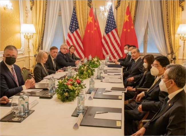 Senior Chinese, U.S. Officials Talk on Bilateral Ties
