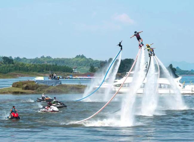 Thrilling Adventures Await at Lake Water Carnival in Chongqing