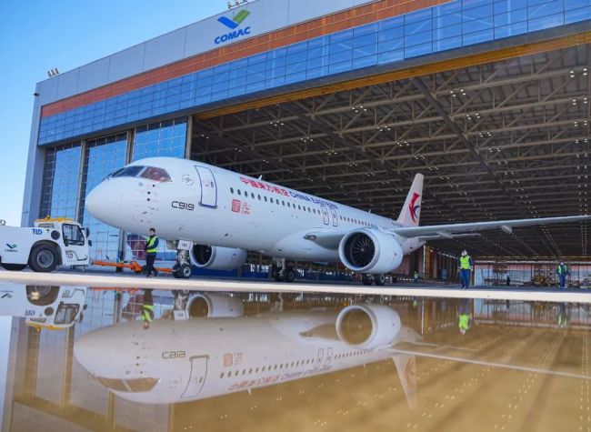 Chongqing Elements Empower China's First Self-Developed Large Jet