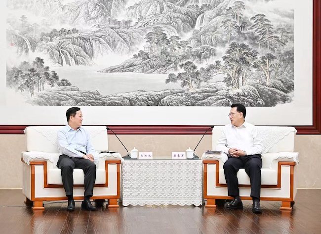 Chongqing and COMAC Discuss Collaboration on Building An International Aviation Hub