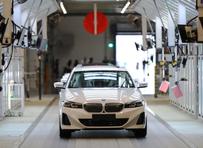 Over Half of Global Electric Cars Registered in China: Research