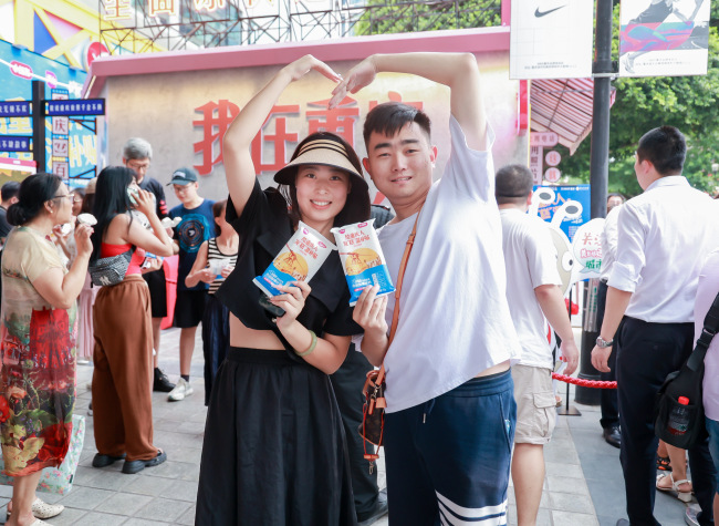 Chongqing Distributes 50,000 Ice Cream Bars to Locals to Beat the Heat
