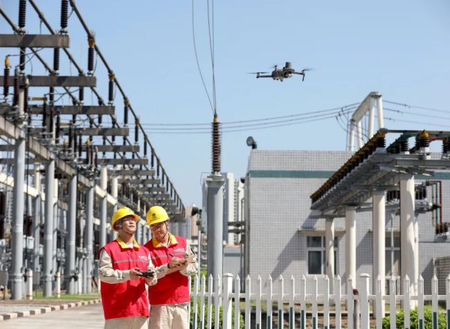 Chongqing Strengthens Power Maintenance Against Scorching Heat