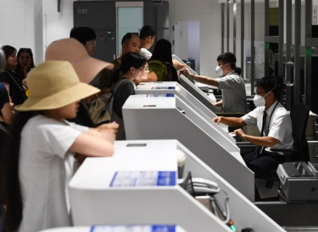 China's Service Trade up 8.5 Pct in First Six Months