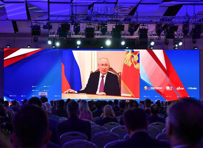 Putin Points to Steady Development of Multipolar World Order