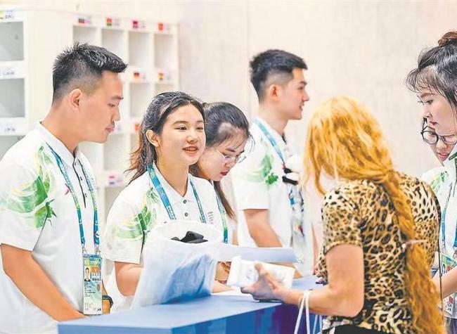 114 Volunteers from Chongqing Provide Services for the FISU World University Games