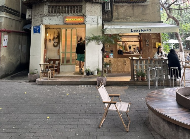 Chongqing Designs Coffee Shops Upon Old, Shabby Apartments