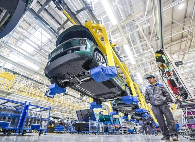 A Look at China's Economic Resilience Amid Sluggish Global Growth