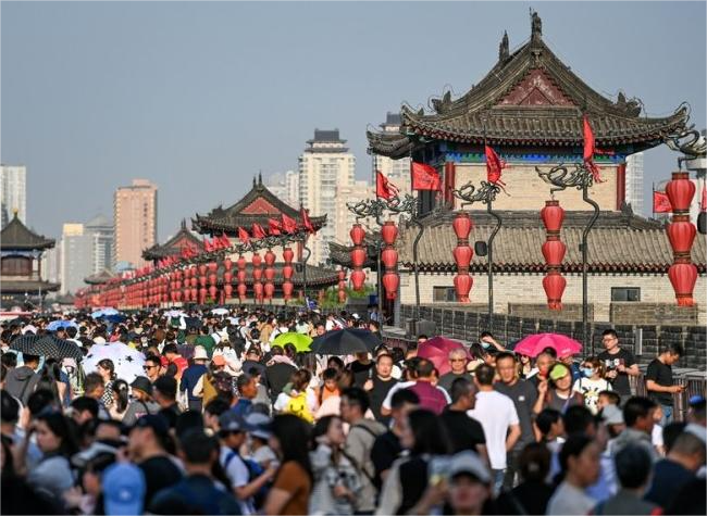 China's Economic Growth Defies Western Naysayers