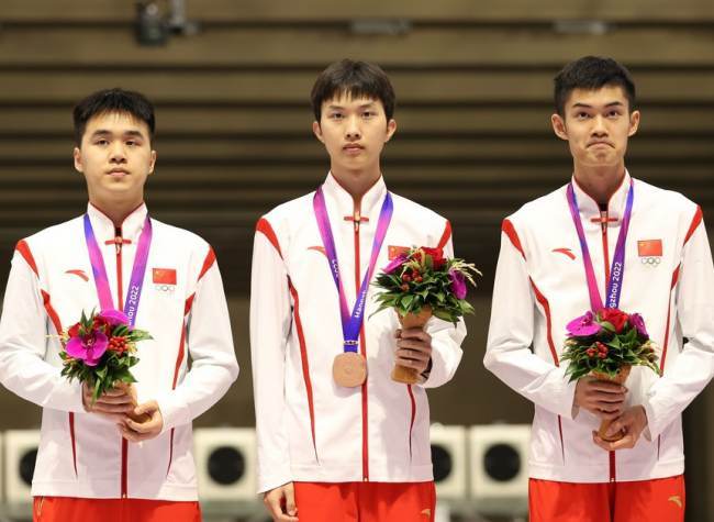 Day 2 Roundup: China's Medal Momentum Rolls on, 3 World Records Shattered at Asiad