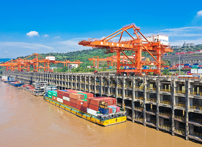 Chongqing's Guoyuan Port Booms Outbound Trade Corridors