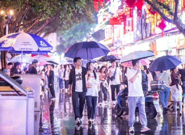 Tourism Renaissance: China's Chongqing Lights up Festive Consumer Market