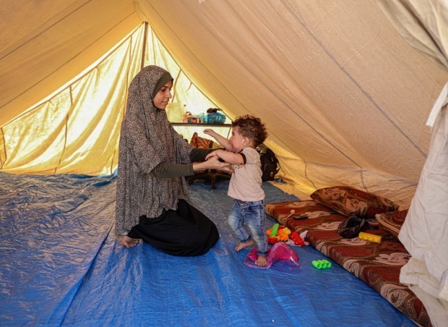 Gaza Establishes 1st Shelter Camp for Displaced Amid Ongoing Conflict