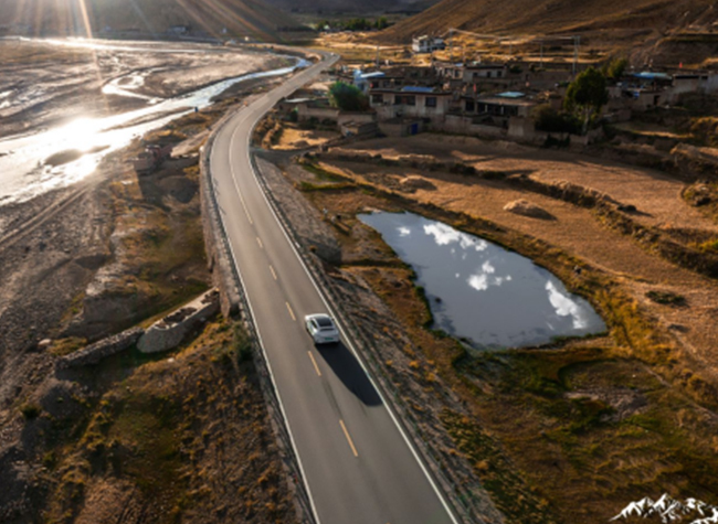 Huawei Empowers AVATR 11 HarmonyOS Car Conquered Mount Everest