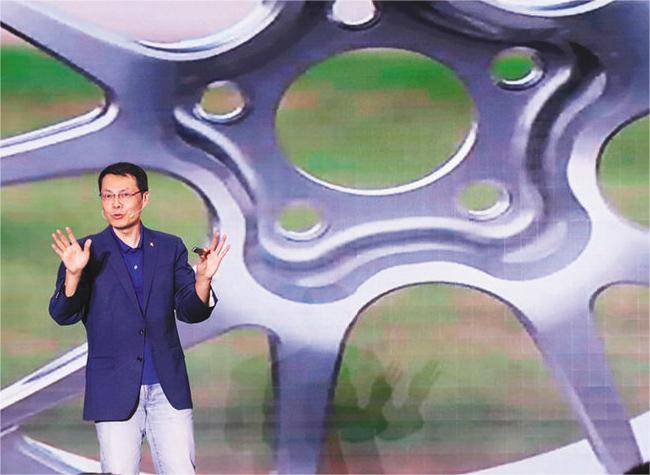 China's Auto Market Transitioning from 1.0 to 2.0 Via Innovative Cooperation | Insights