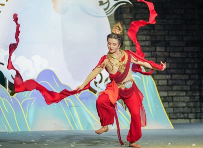 Youthful Talent Graces Opening Night of Int'l Chinese Costume Art Competition