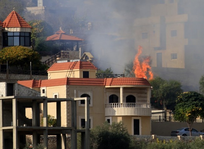 Thousands of Families Flee S. Lebanon Amid Border Tension with Israel