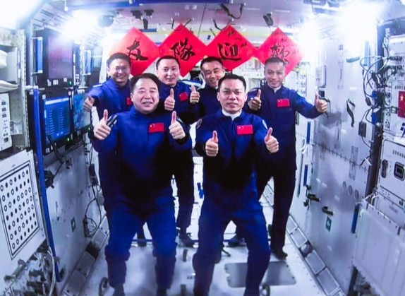 Shenzhou-17 Astronauts Enter Space Station, Complete Handover in Four Days