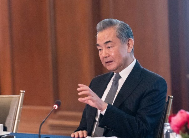 Chinese Foreign Minister Holds Discussions with U.S. Strategists