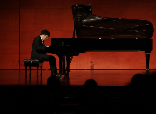 Piano Solo Performance Pays Tribute to Beethoven