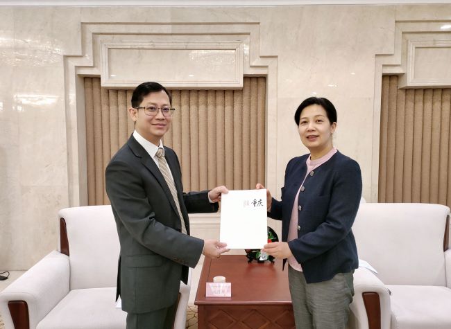 Consul General of Myanmar in Chongqing Visits the FAO