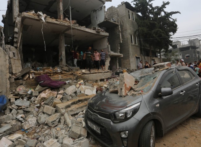 Israeli Troops Encircle Gaza City as Palestinian Death Toll Rises to 9,770