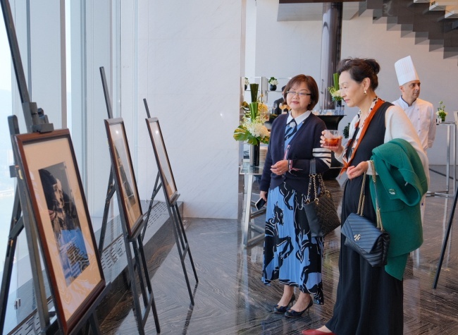 Expert Unveils Chongqing's Urban Memories with Old Photos