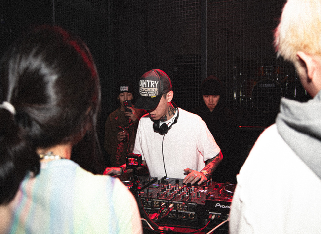 Love Embodied in Concentration and Tenacity丨Realpreneur Tales