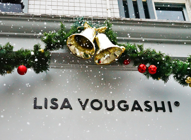 LISA YOUNGASHI: 'Snowy' Christmas in Chongqing