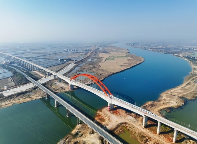 Gov't Authorities Set New Policy Course to Navigate 2024 Economy