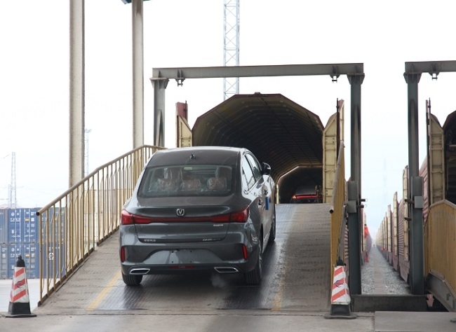 Chongqing's Auto Exports to Central Asia Skyrocket Fortyfold