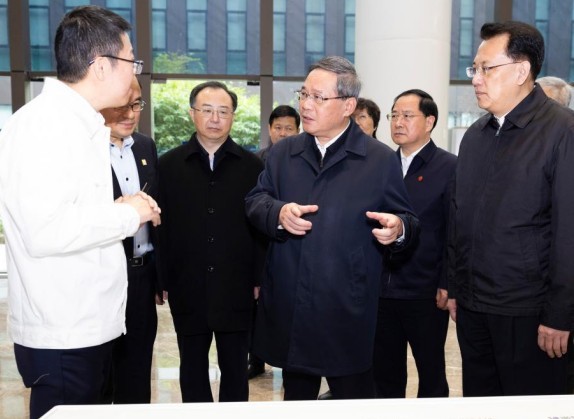 Chinese Premier Stresses Advancing People-Centered New Urbanization