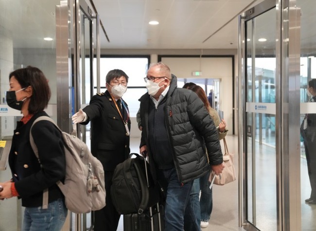 China's New Visa-Free Policy Facilitates Travels, Strengthens Ties, Says Expert