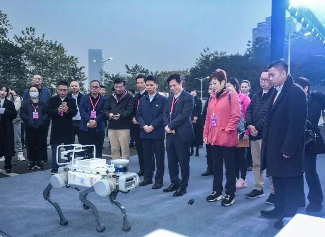 Macao Business Delegation Visits Chongqing for Exchange