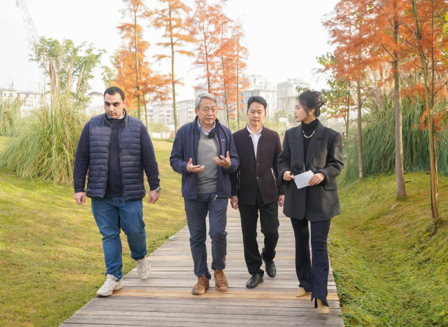 Chinese and Foreign Youths Explore Ecological Charm of Int'l Wetland City in Chongqing