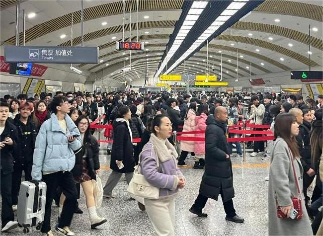 Behind the Scenes: The Hidden Endeavors Shaping Chongqing's Spectacular New Year's Eve Celebrations