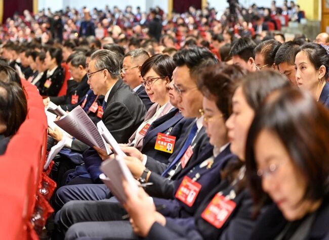 Chongqing Targets Around 6% Regional GDP Growth, 3% Import-Export Boost in 2024 | Government Work Report