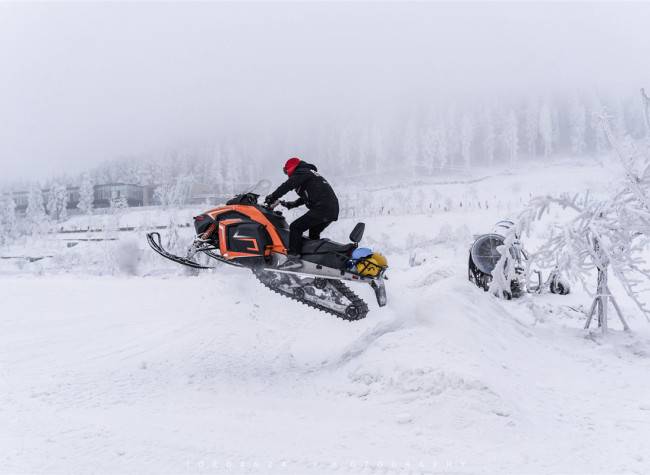 Chongqing's Winter Wonderland: Tapping into the Ice and Snow Tourism Boom