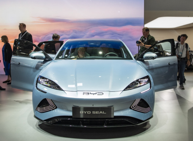 China's NEV Industry Ends 2023 on Upbeat Note, Eyeing Stronger Growth in 2024