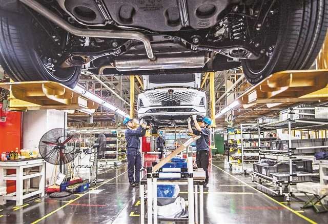 Chongqing Chamber Aids Local Firms' Multimillion Factory Investments in Vietnam, Singapore