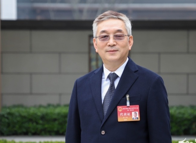 Huawei-Partnered Special Glass Leader Highlights Private Enterprises' Confidence and Government Support | Deputy